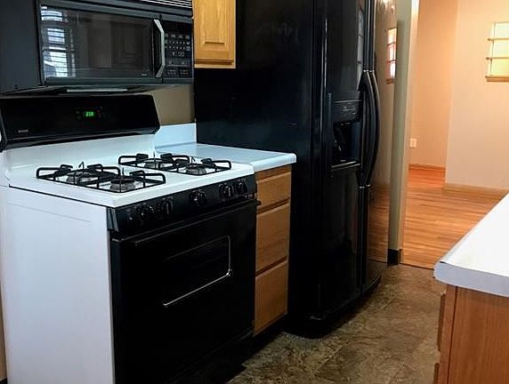 4th image of 15604 Steinway Blvd