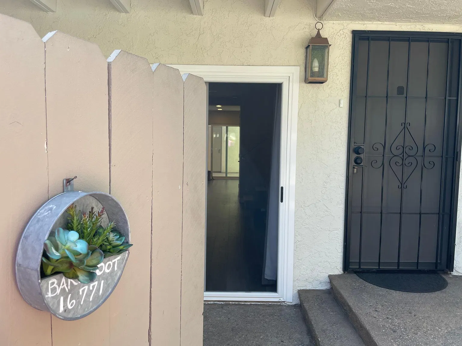 3 bed, 2.5 bath, 1550 sqft, $4,000 — Photo 2