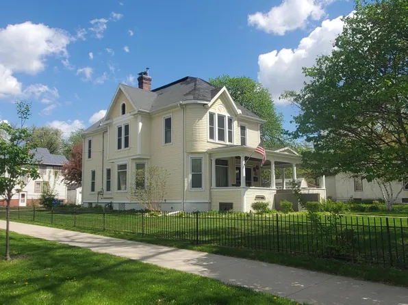 353 9th Ave S, Fargo, ND 58103