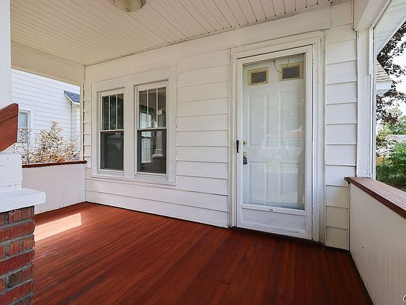 5th image of 216 S Midler Ave
