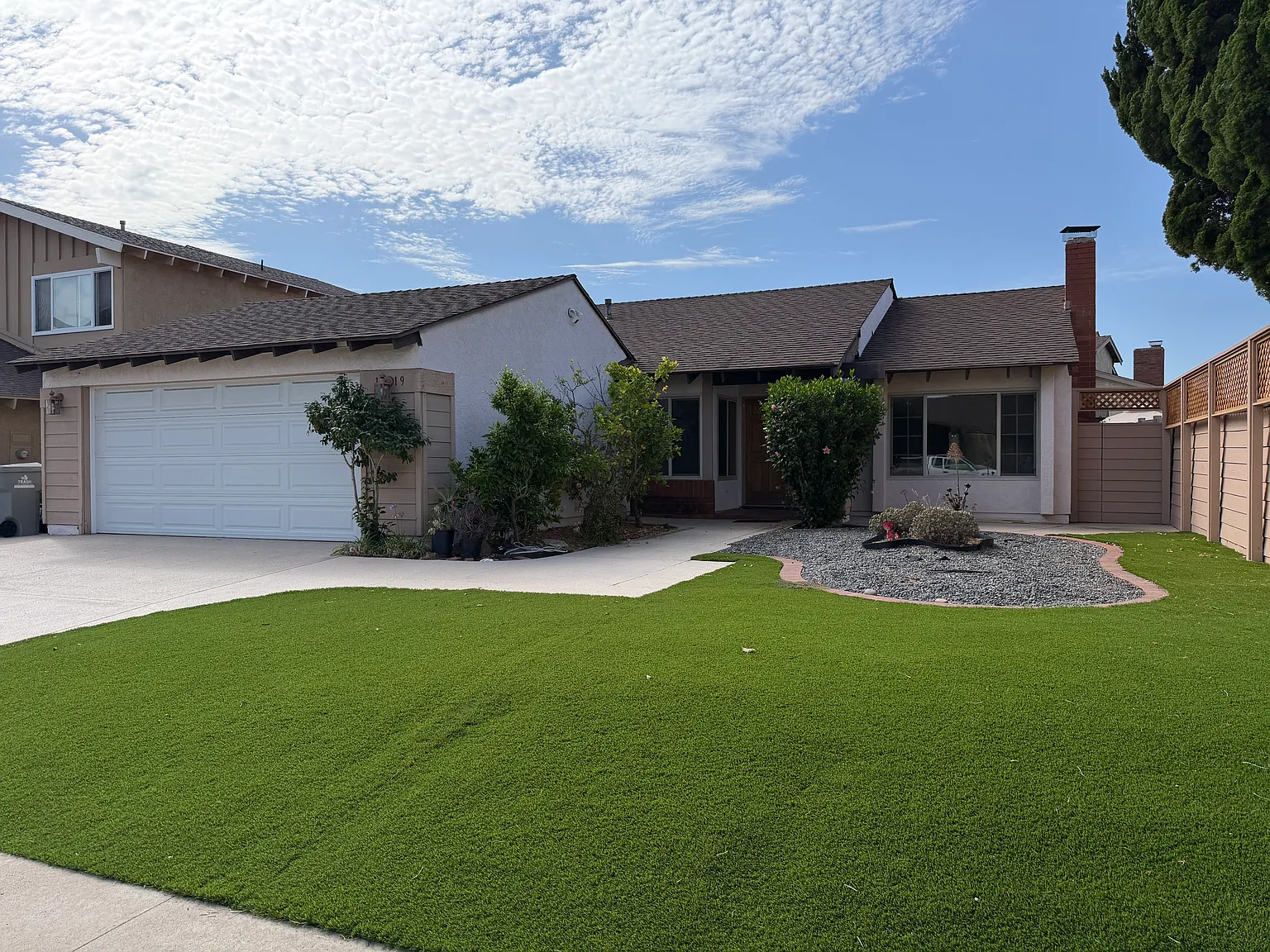 4 bed, 1575 sqft, $5,195 — Photo 1