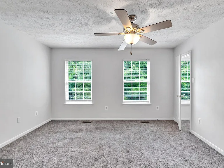 2406 Lemontree Ln — Photo 27
