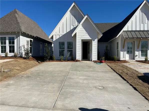 1057 Hunters Way, Opelika, AL 36801
