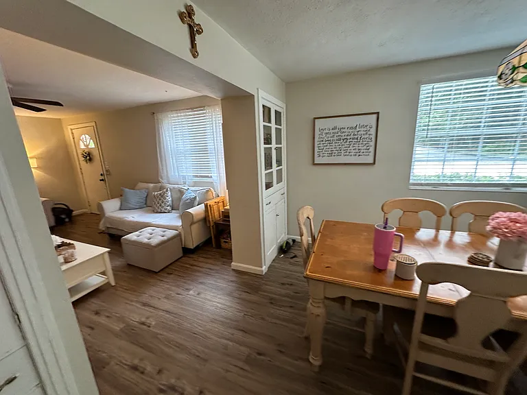 1332 Campbell Ave #1 — Photo 12