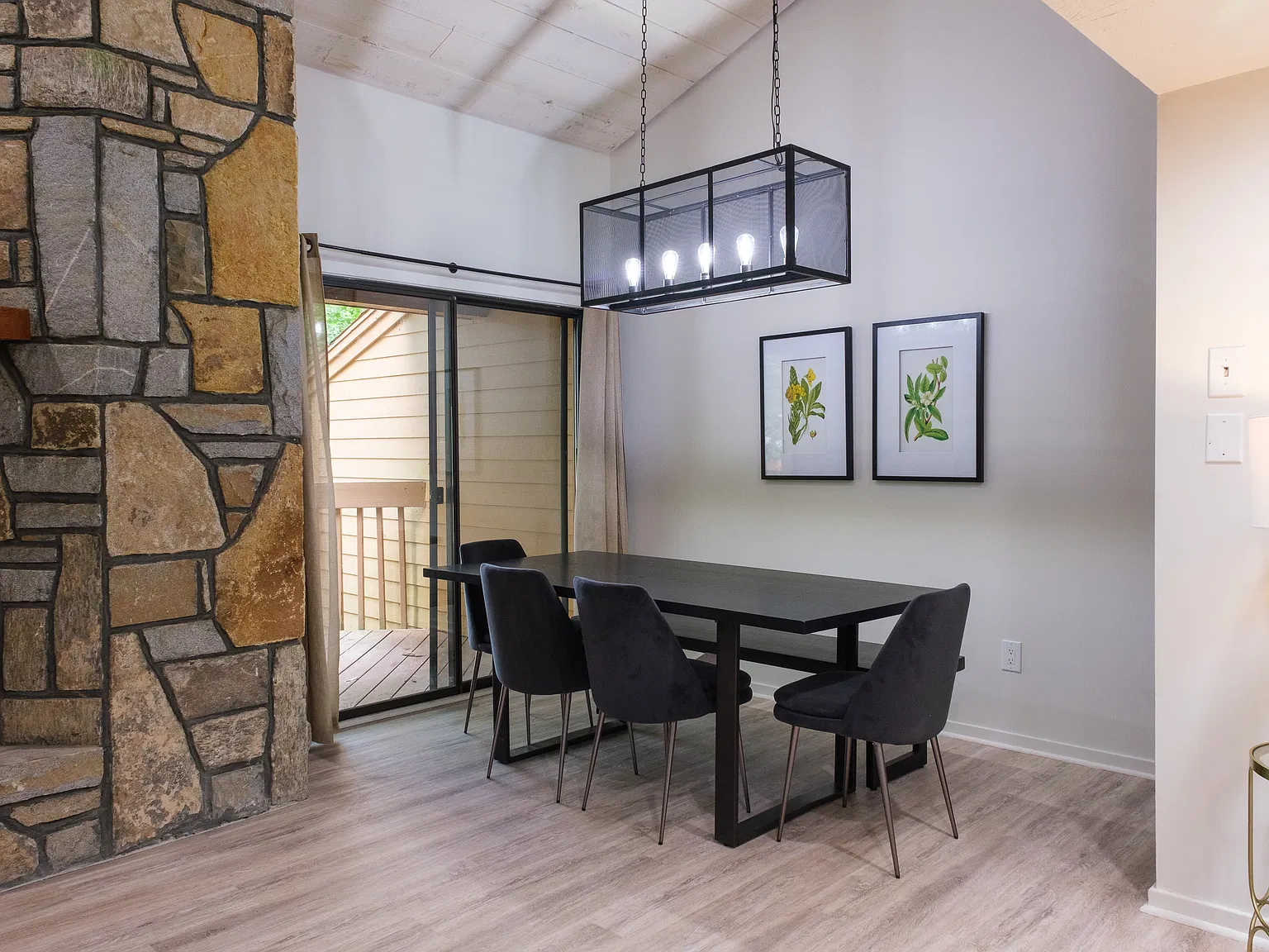 2 bed, 1570 sqft, $2,150 — Photo 4