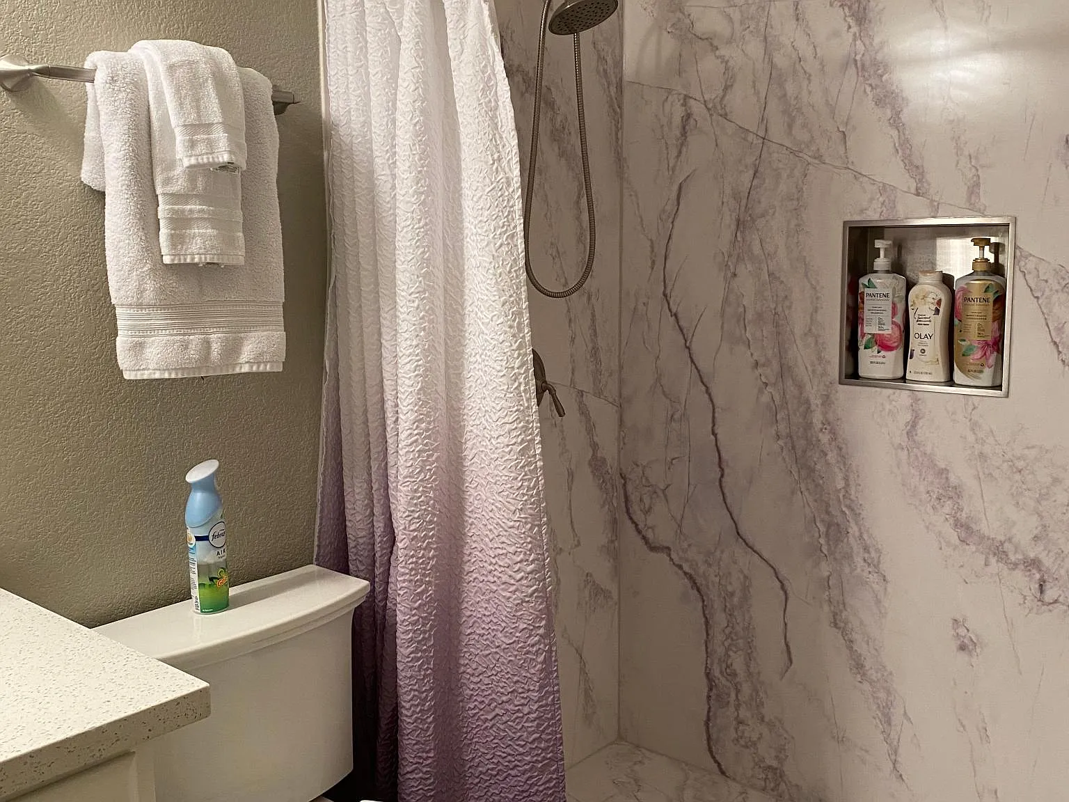 3145 E Desert Ln — Photo 2