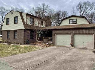 8646 N Whispering Woods Pl, West Terre Haute, IN