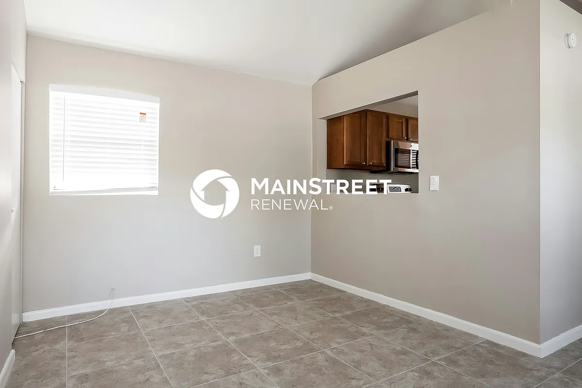 Living Room - 948 Market St