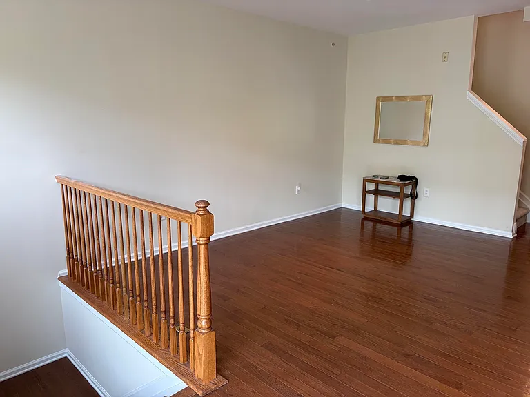 4 Swan Ct — Photo 3