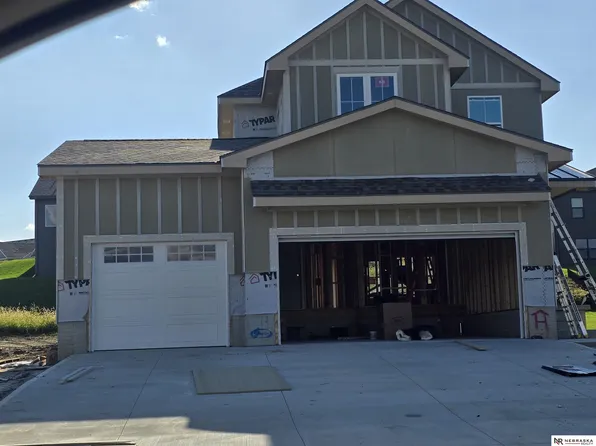 15959 Kempten Creek Dr, Bennington, NE 68007