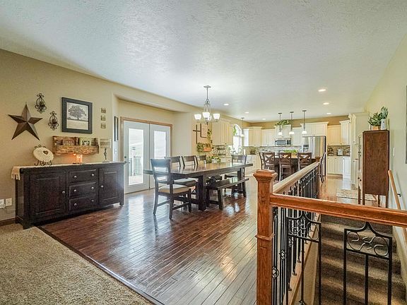 4th image of 4305 Stone Park Blvd
