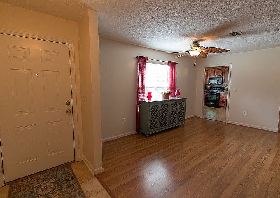 1st image of 4007 Carmichael Dr