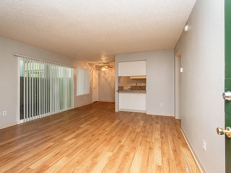 Redwoods at Mather Station Apartments — Photo 30