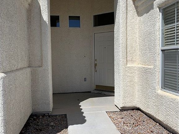 2nd image of 1525 Dusty Canyon St
