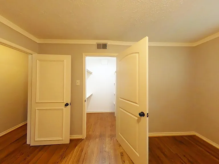 7618 Meadowhaven Dr — Photo 26