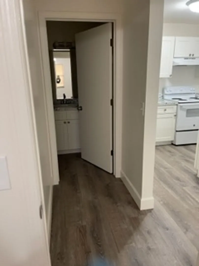 Woodfield Apartments — Photo 4