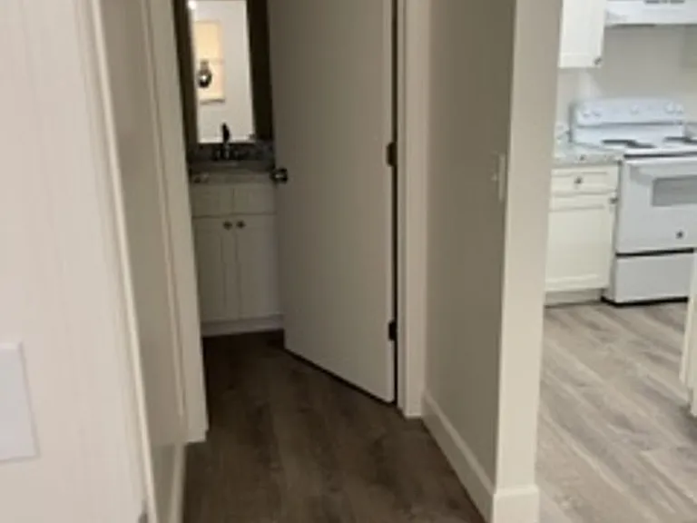 Woodfield Apartments — Photo 4