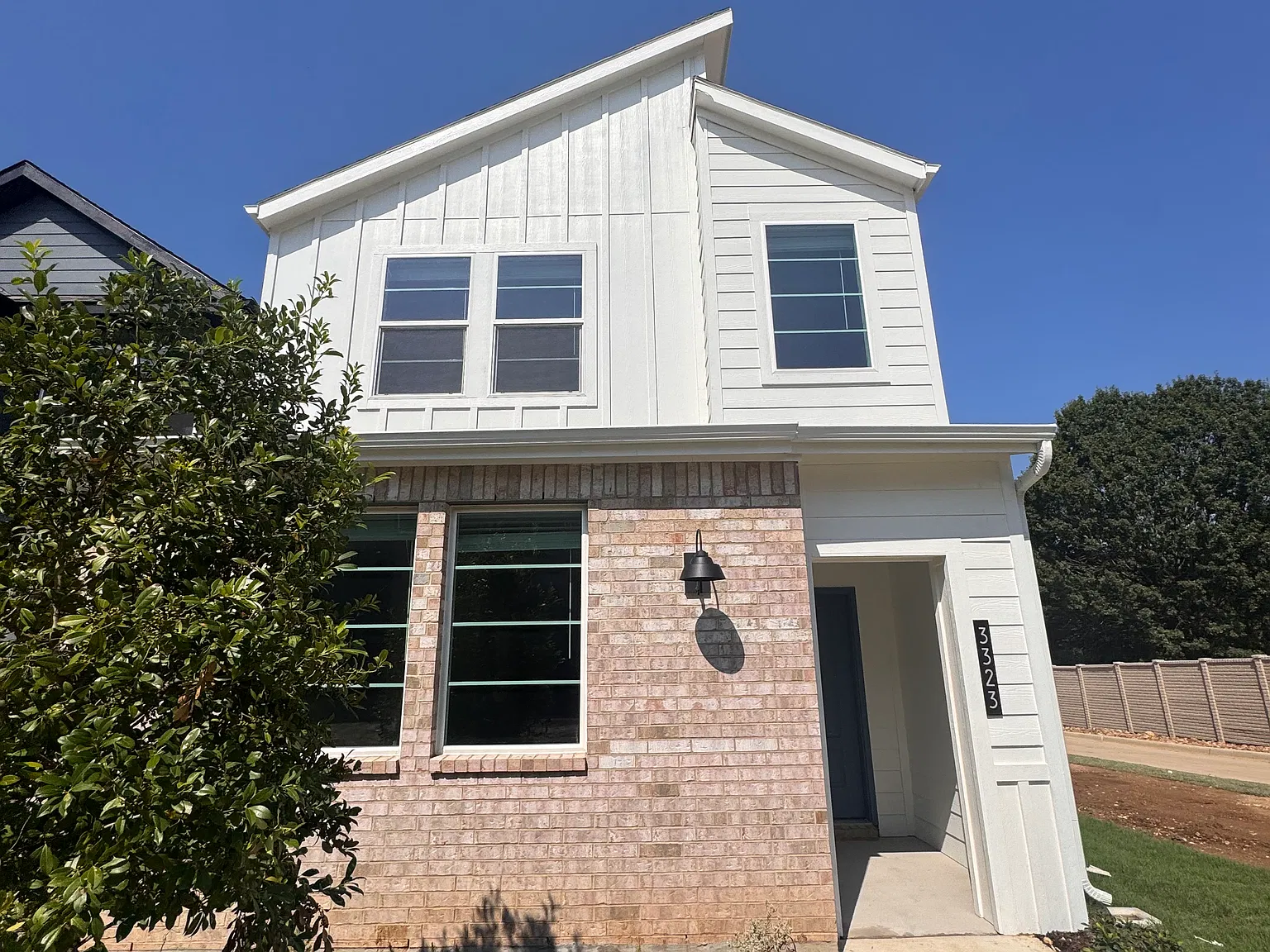 4 bed, 1726 sqft, $2,550 — Photo 1