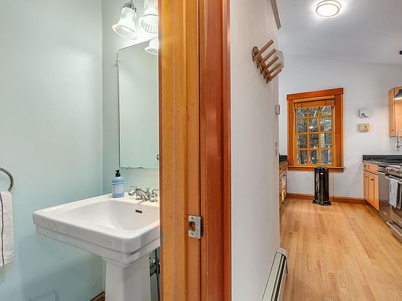 5th image of 190 Tremont St #2