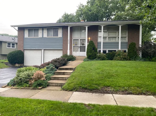 2528 Jackson Dr, Woodridge, IL 60517