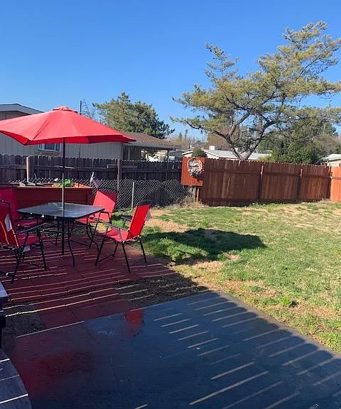 300 Glenn Dr #B — Photo 13