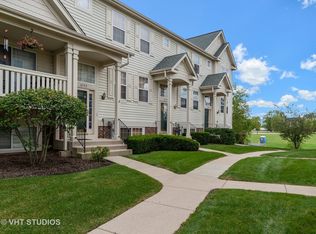 1095 Manchester Cir, Grayslake, IL 60030