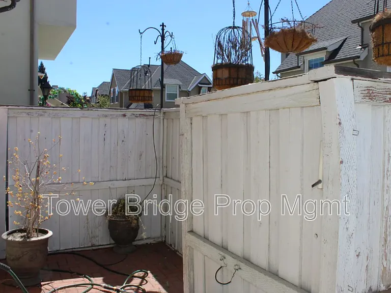 1096 Provence Village Dr — Photo 19