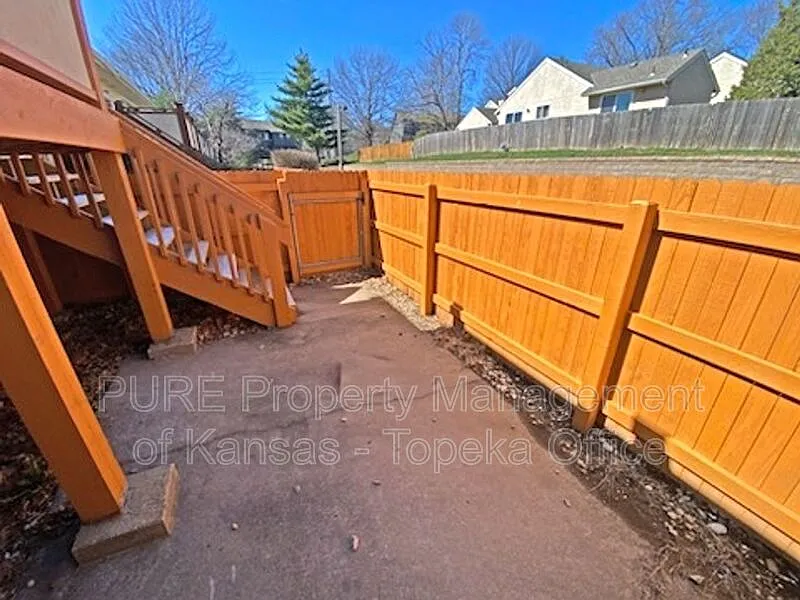 3 bed, 2.5 bath, 1280 sqft, $1,750 — Photo 3