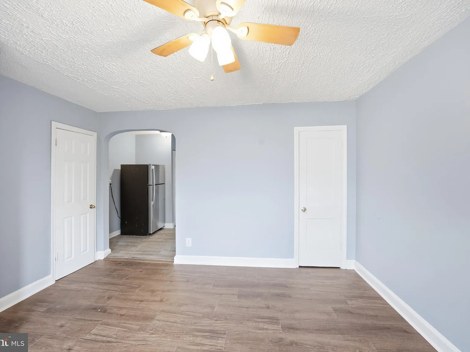 1 bed, 1.0 bath, 2178 sqft, $1,300 — Photo 2
