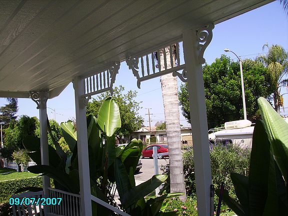    NICE sitting porch