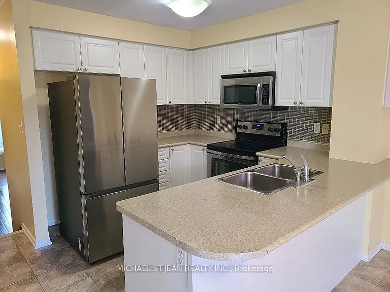 30 Burtonbury Ln — Photo 8