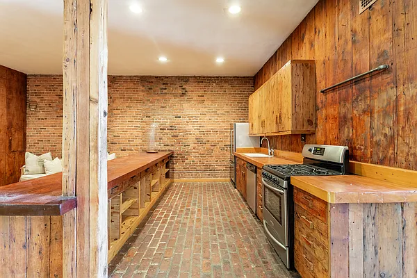 Rented by Bond New York | media 7