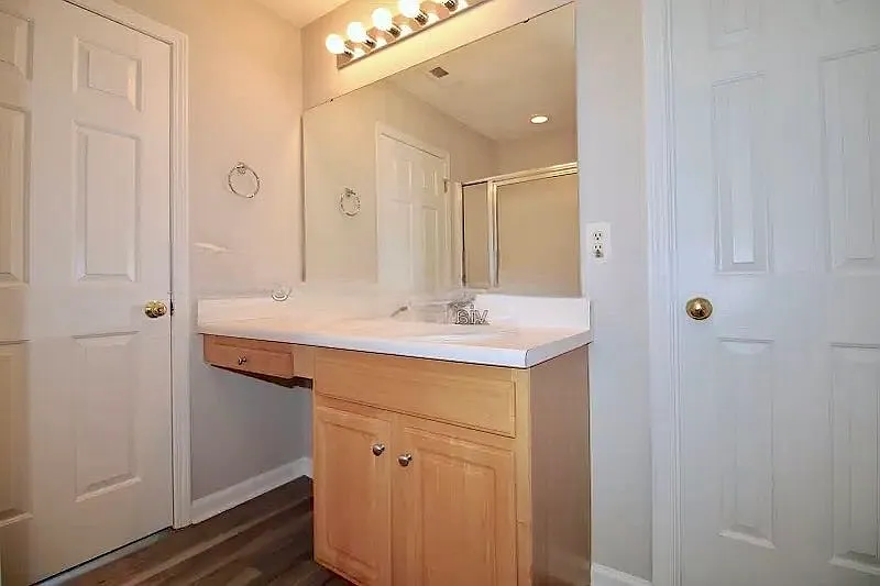 3 bed, 2.5 bath, 1585 sqft, $1,895 — Photo 2