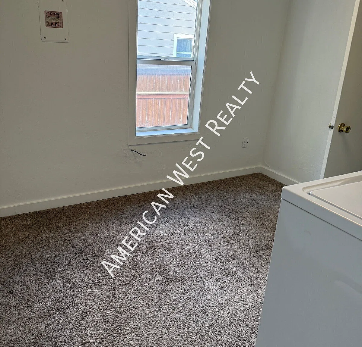 2 bedroom, 1 bath — Photo 3