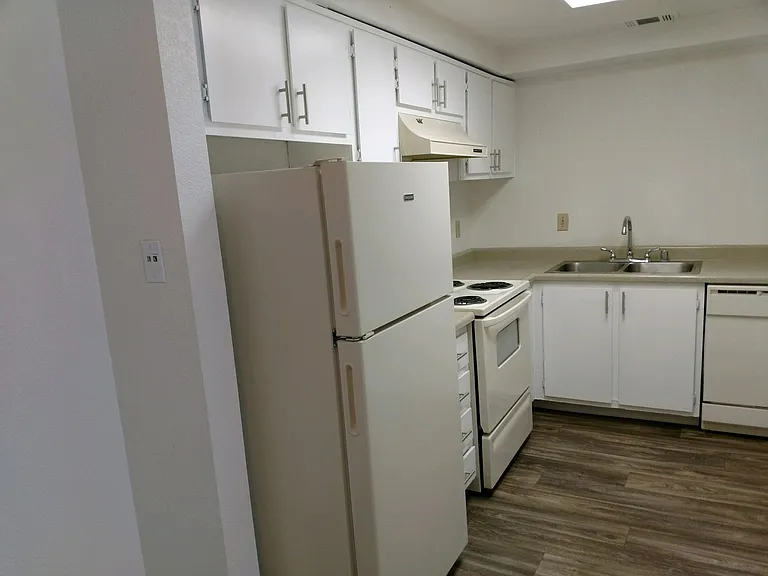 Seville Apartments — Photo 10