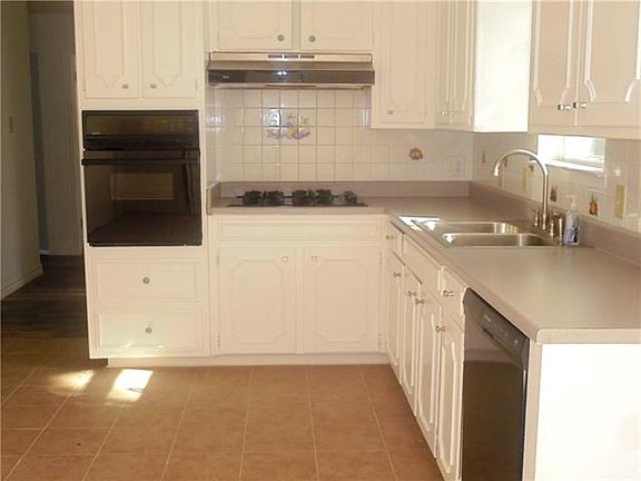 3rd image of 312 Tanglewood Dr