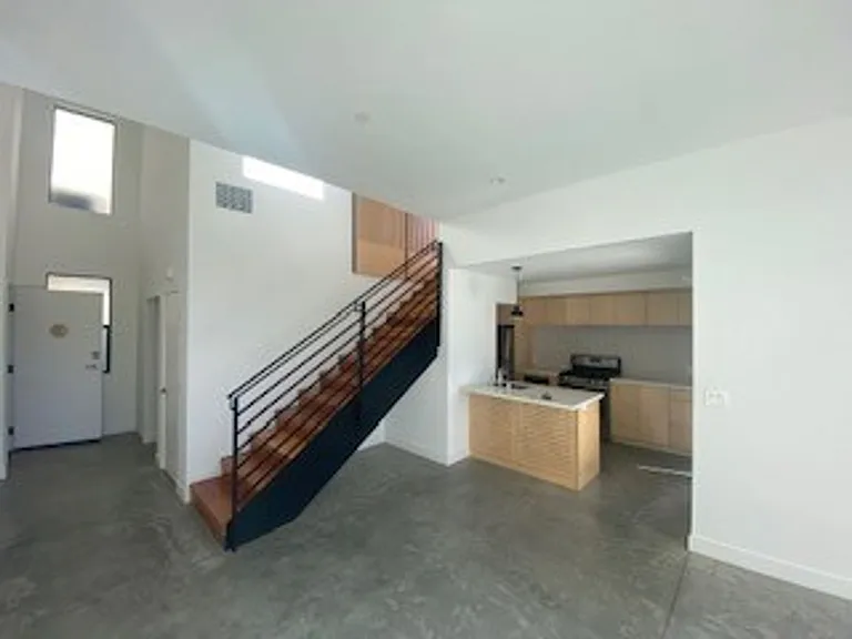 2535 Brant St — Photo 11