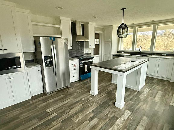 5th image of 2081 Lancaster Rd