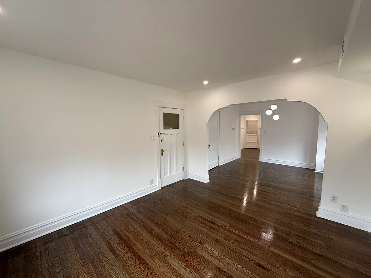 Building Photo - 7525 Big Bend Blvd #2N