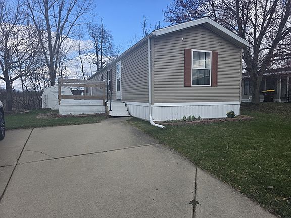2nd image of 4131 York Ln