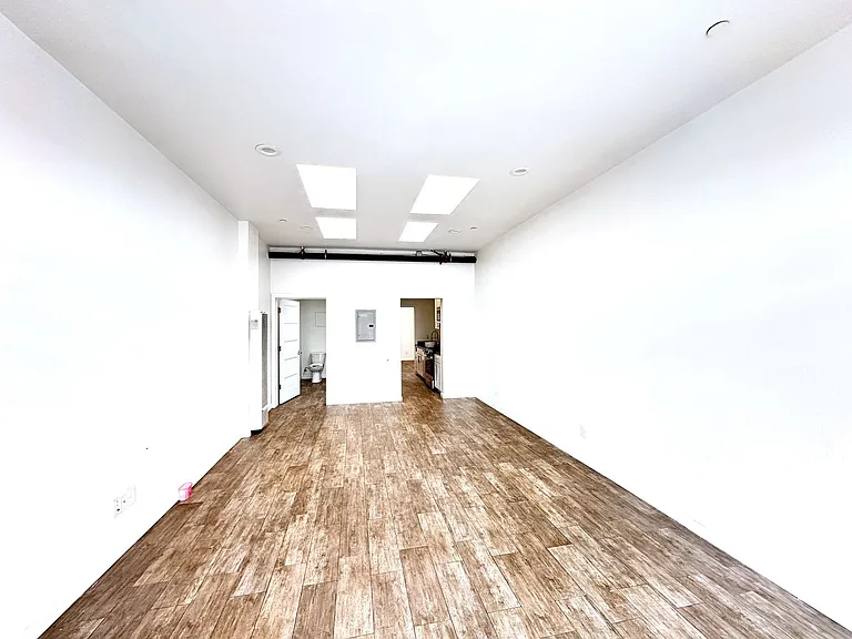 646 Hegenberger Rd #C — Photo 6
