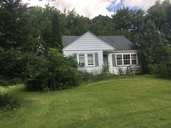 3rd image of 201 Brookside Dr