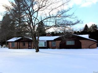 1644 Kingsmere Cir, Rochester Hills, MI 48309