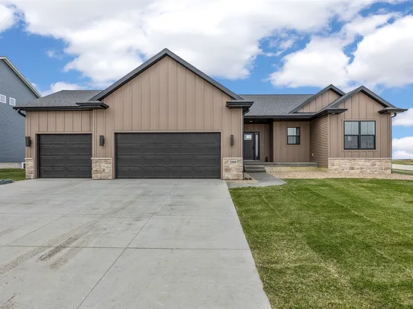 3468 Quartz Dr, Marion, IA 52302