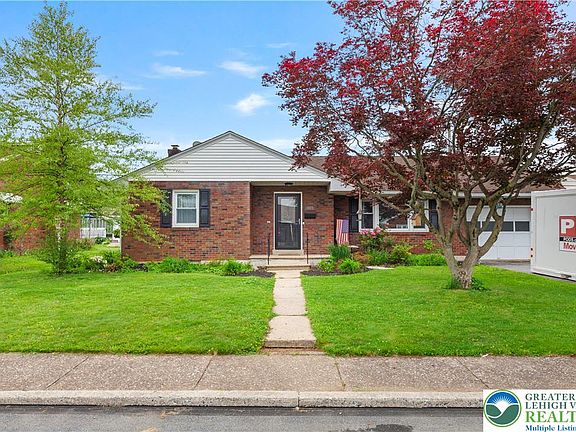 2nd image of 1822 Elmwood Dr