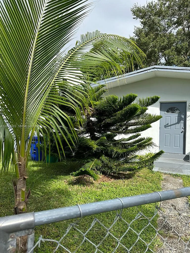 Frow Homestead — Photo 2