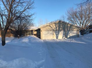 408 Herzog Dr NW, Watertown, SD 57201