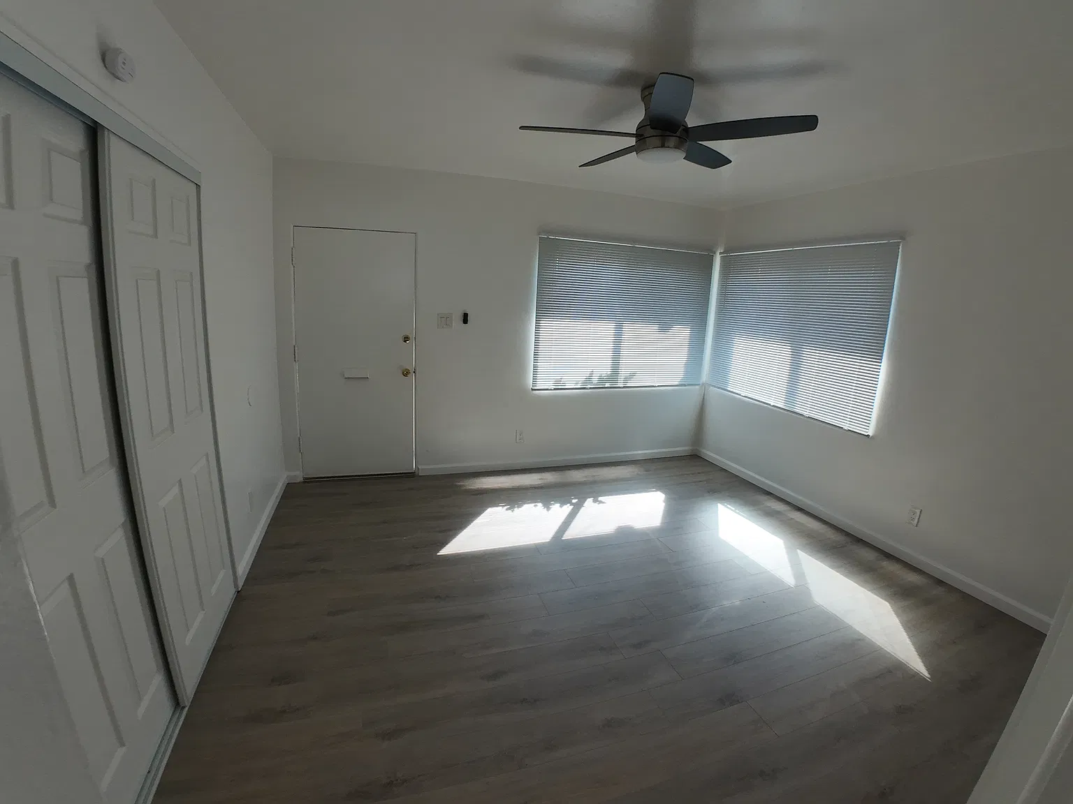 Studio, 700 sqft, $2,000 — Photo 2