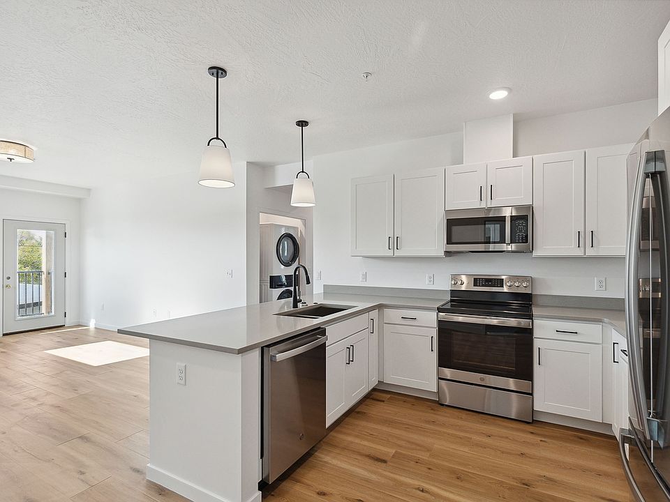 1st image of 1559 S 11th St W #202