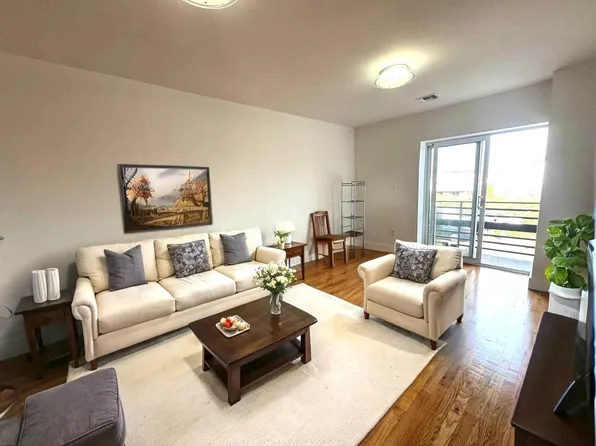 442 Sapphire Street image 1 of 4